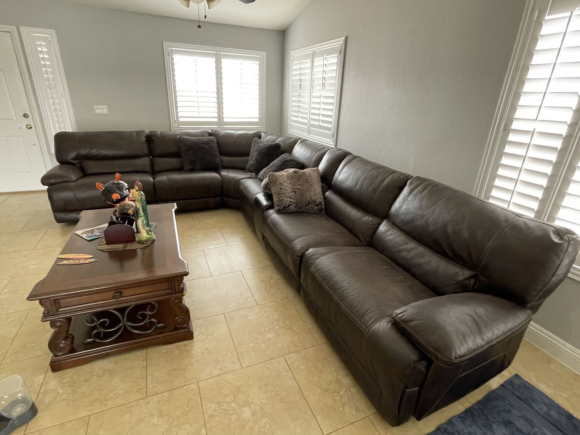 Sectional Couches 