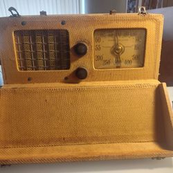 1940s Antique General Electric Portable Radio