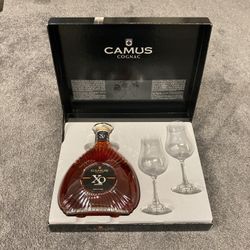 Camus XO Gift Set With Glasses