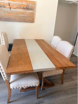 Table/ chairs/ bench