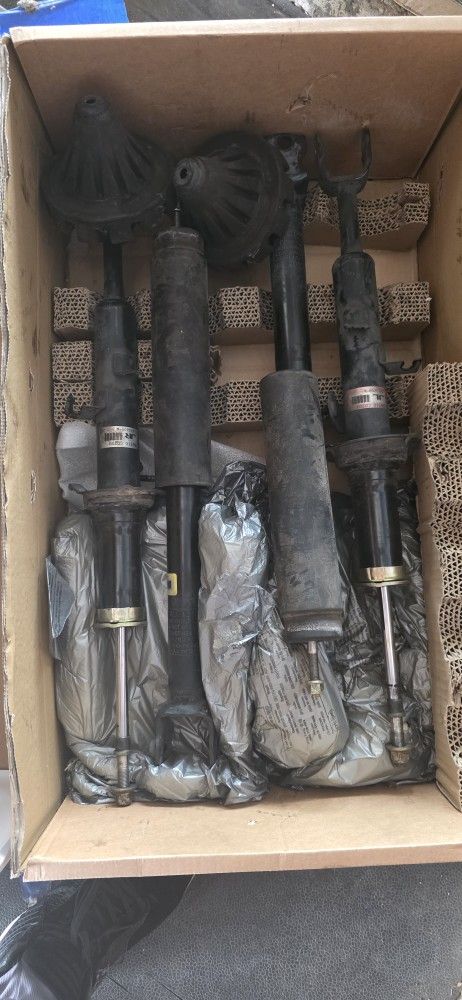 2004 Nissan 350z OEM Shocks & Struts
