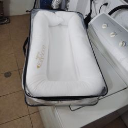 DockATot Deluxe White Baby Lounger With Case and Cover Pre Owned 
