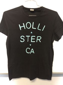 Pair of boys Hollister t-shirts - Size Medium