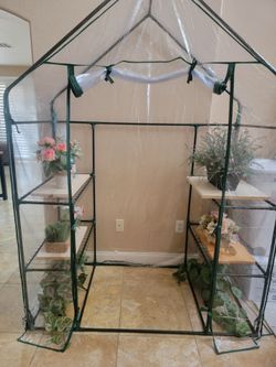 Green house brand new  just assembelled