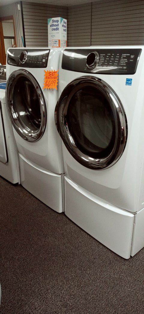 SET ELECTROLUX WASHER DRYER LIKE NEW $699 DELIVERY AVAILABLE