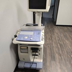 Aloka ProSound Alpha 10 ultrasound console
