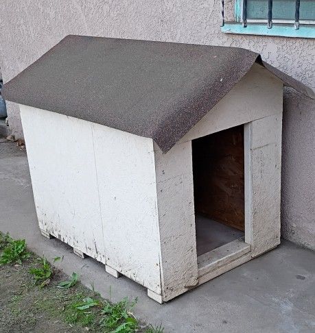 Large Wooden Dog House 
