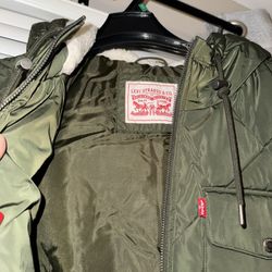 Women’s XL green Levi Winter Jacket 