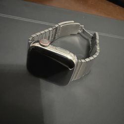 Apple Watch Series 8 Stainless Steel