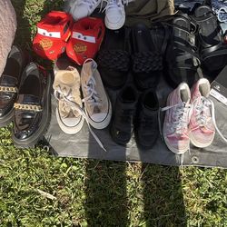 Shoes 👟 5$$ come check them out