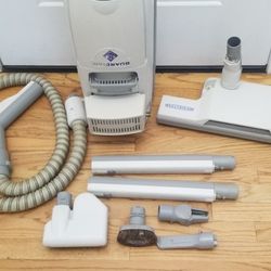 New Cond ELECTROLUX  GARDIAN VACUUM CLEANER  , ATTACHMENTS. , WORKS EXCELLENT  , AMAZING POWER SUCTION , IN THE BOX 