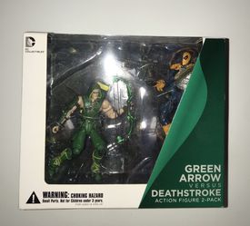 Green Arrow vs Deathstroke Action Figures