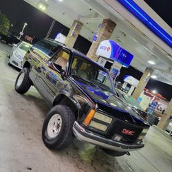 93 Gmc Yukon 2door 4x4 Not For Parts 