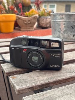 Vintage Minolta sightseer zoom 35mm film camera