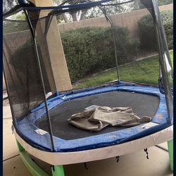FREE Kids trampoline- excellent condition