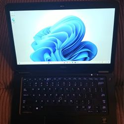 Dell Latitude 14" Laptop Intel Core i5 8 GB RAM 128 GB SSD Webcam HDMI Wi-Fi & Bluetooth Wireless Windows 11 Professional 