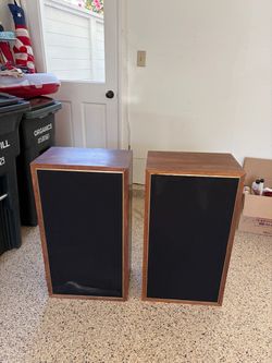 Vintage Epicure speakers-Sound amazing! Reconditioned