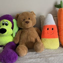 Stuffed Animal Bundle – Giant Plush Toys (Clean & Like New)