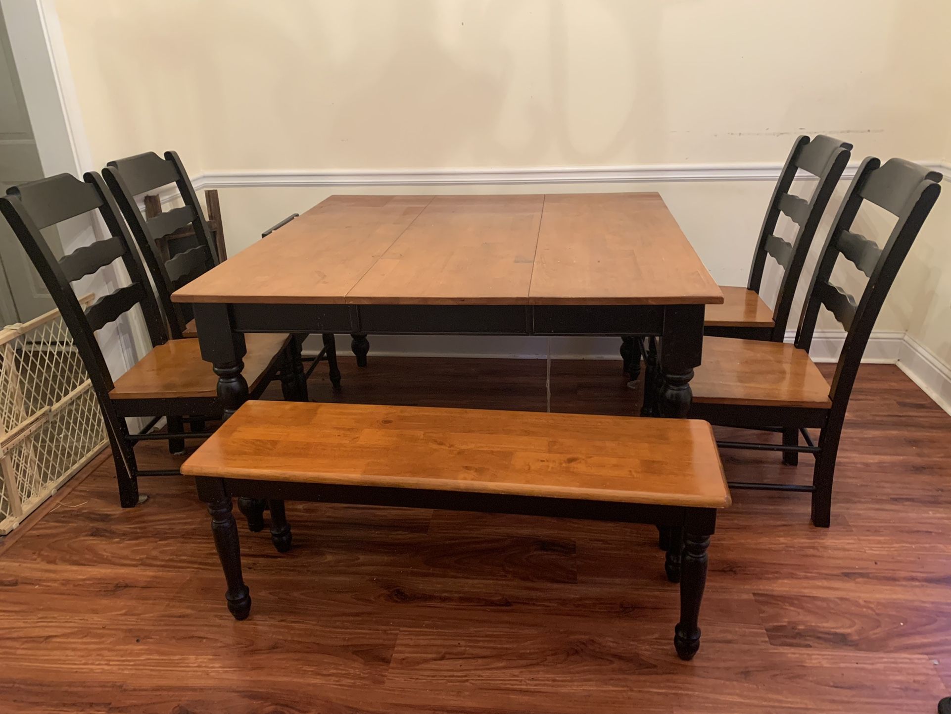 Dining room Table 