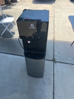 Avalon water dispenser