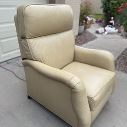 Ethan Allen “ Aiden “ Power Recliner and Footrest