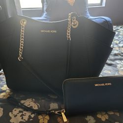 Michael Kors Purse & Wallet Set – Black