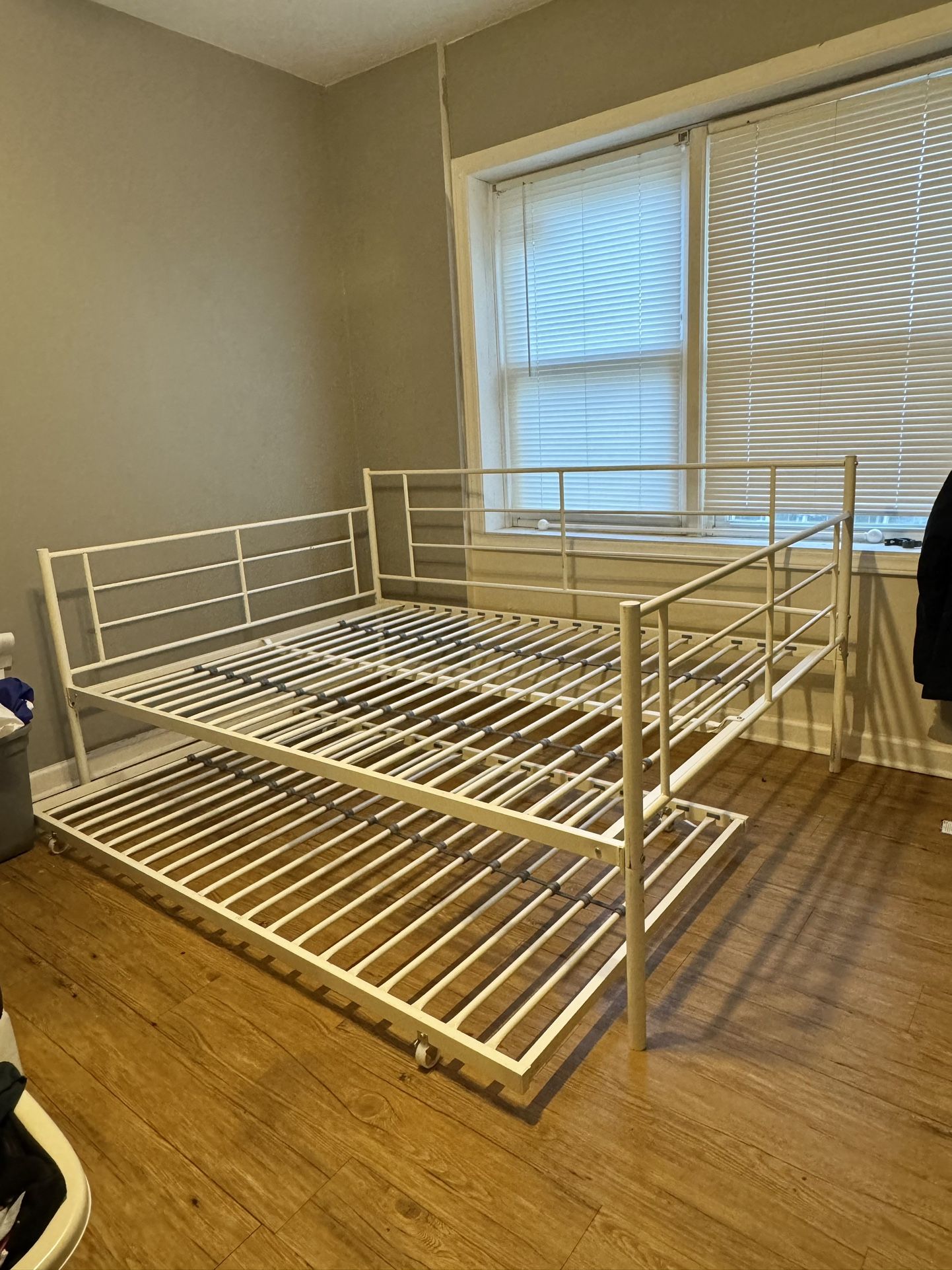Full Size Mattress & Day Bed Frame