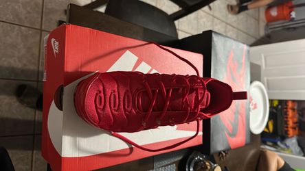 Vapormax plus red size 10’5