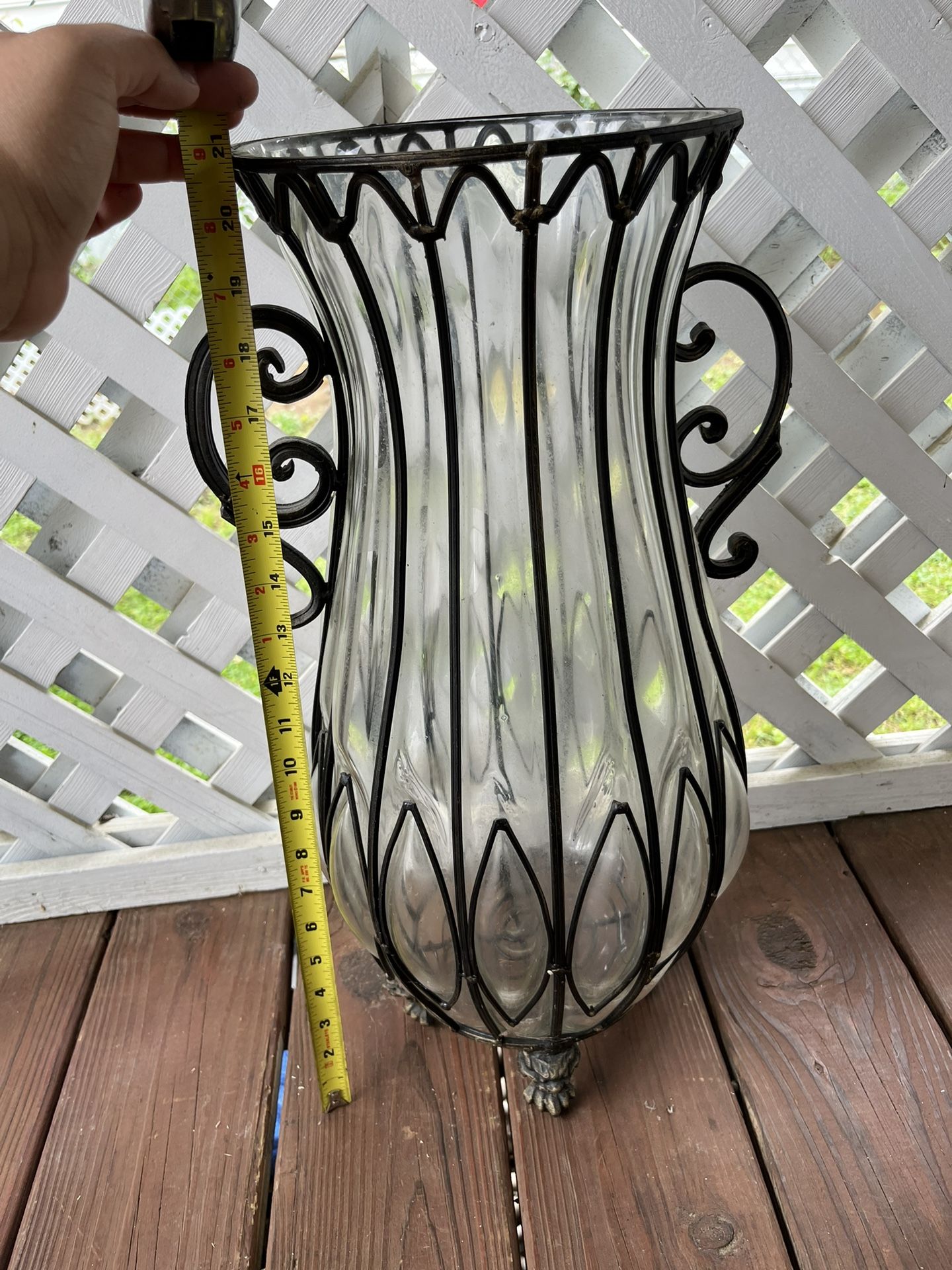 BLOWN GLASS VASE IN METAL