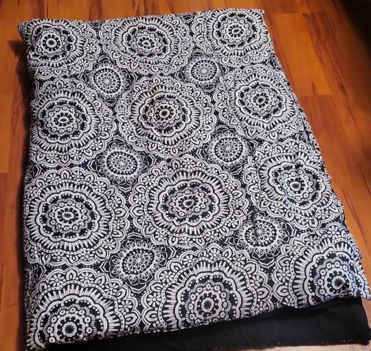 Twin Size Comforter
