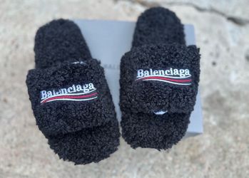 BLACK FUR BALENCI SLIDES