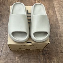 Yeezy Slides