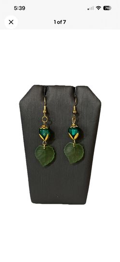 Autumn Green Leaf Dangle Earrings Fall Floral Bead Gold Tone Drop Jewelry