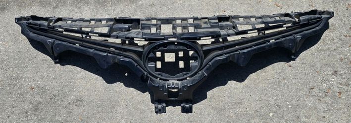 2018 2019 2020 TOYOTA CAMRY FRONT BUMPER UPPER GRILL