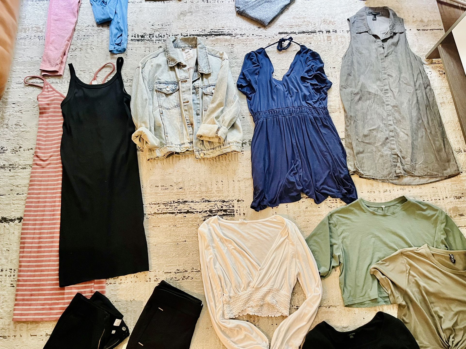 Women’s Clothing Sizes S-M