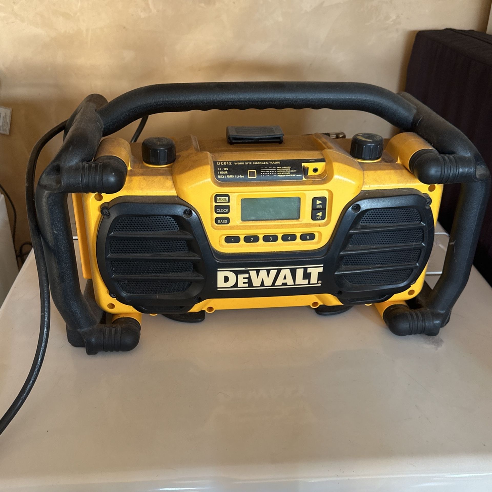 Dewalt DC012 Worksite Radio