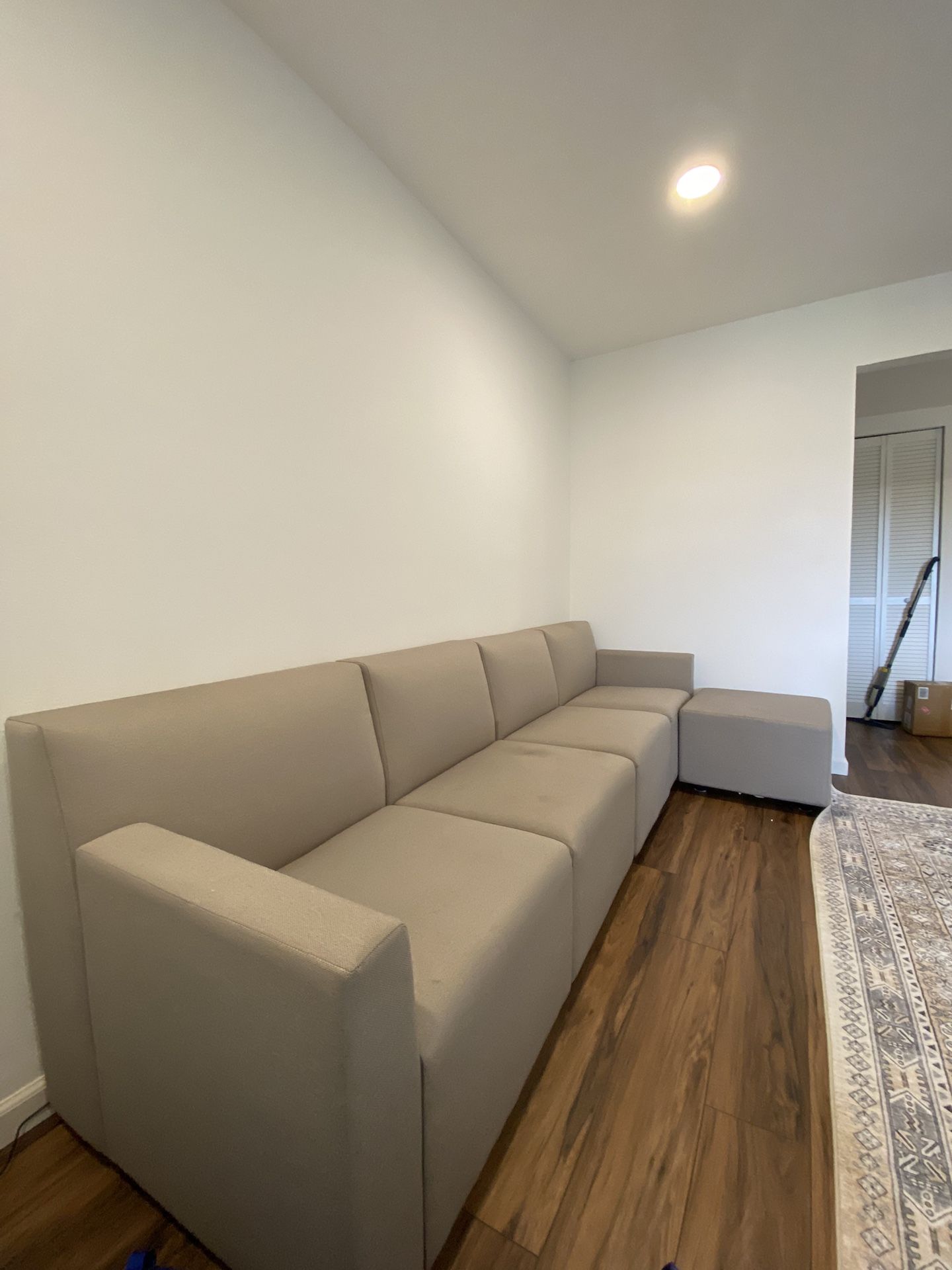 5 Piece Modular Couch Easy To Move!