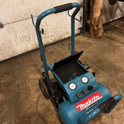 Makita air compressor Model MAC5200 3hp 5.2 gallon