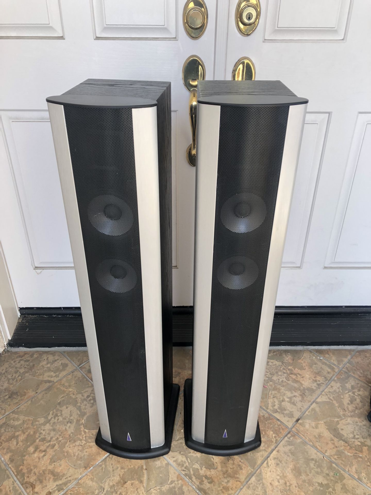 Bohlender Graebener Radia X3 Cost Over $2,000.00 Good Working Condition Pick Up In San Jose Bose Jbl QSC Martin Logan Mackie Marantz