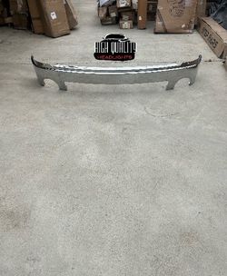GMC Sierra 2007. 2013 front bumper.