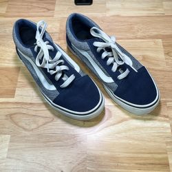 Vans Shoes. 4 Youth.