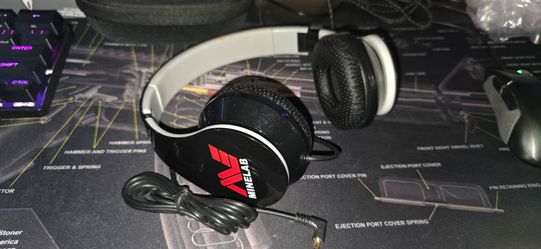 Minelab head phones.