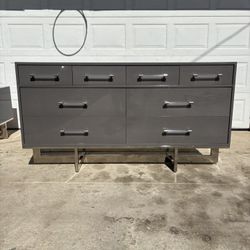 ‼️Cortina 8 Drawer Gray Dresser‼️FOR SALE 500$ OR BEST OFFER‼️DELIVERY AVAILABLE🚚