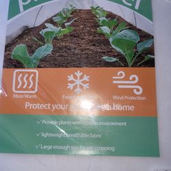 Plant Covers Freeze Protection, 30 Ft x 10 Ft 0.9 oz/yd² Reusable Floating Row Frost Blanket Fabric Plant Covers for Winter Freeze, Animals, Pest Prot