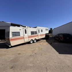 79 Prowler30ft 5th Wheel By Fleetwood 