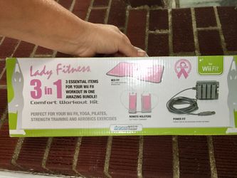 NWOT Pink Wii 3 in 1 Comfort Work Out Kit