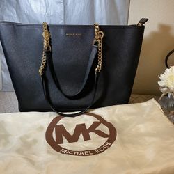 BLACK BAG Michael Kors Jet Set Travel Chain Leather  Black Handbag Brand New.