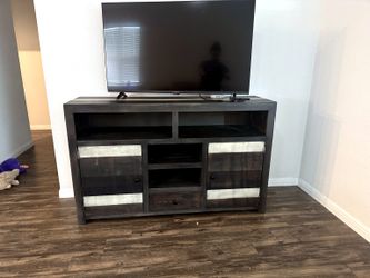 Large Modern Rustic TV Stand / Entertainment Console - Lots of Storage