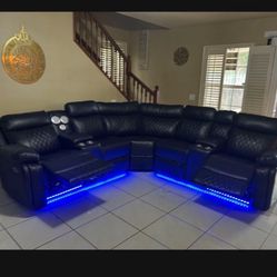 Brand New Super Plush Reclining Matrix Sectional Sofa 