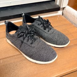 TOMS shoes - women’s size 10